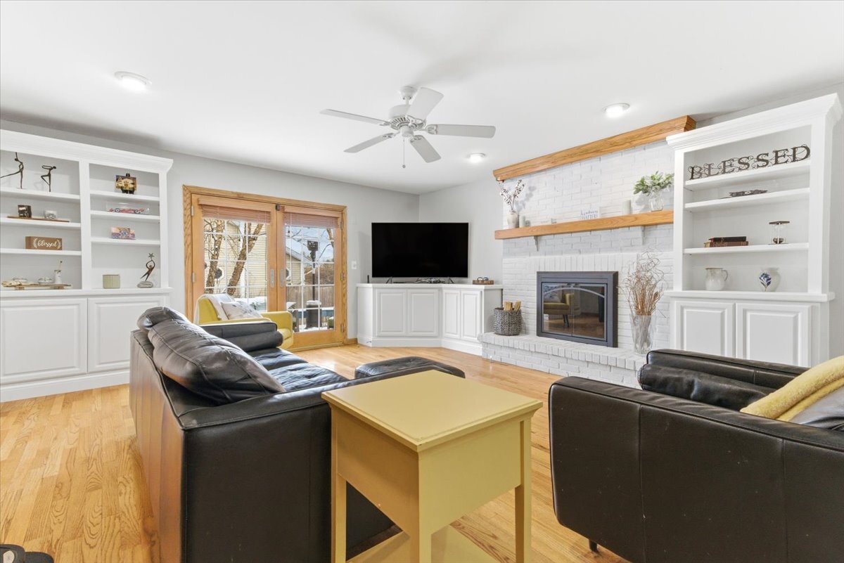 492 Patricia Court, Grayslake, IL 60030