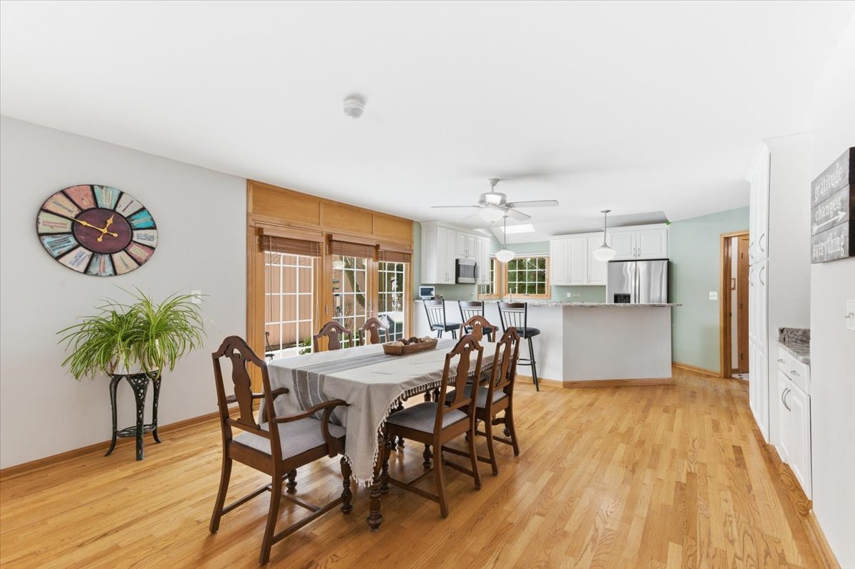 492 Patricia Court, Grayslake, IL 60030