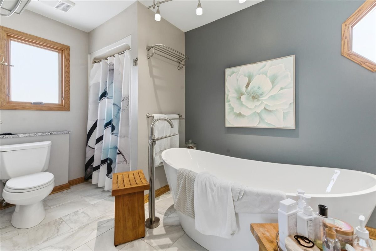 492 Patricia Court, Grayslake, IL 60030