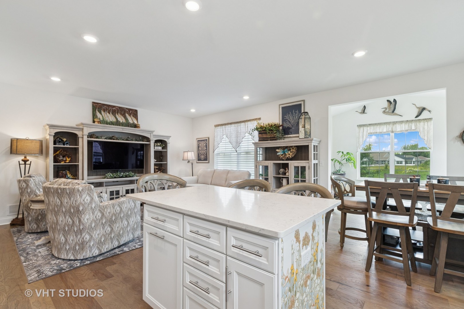 2032 Wentworth Drive, Volo, IL 60020