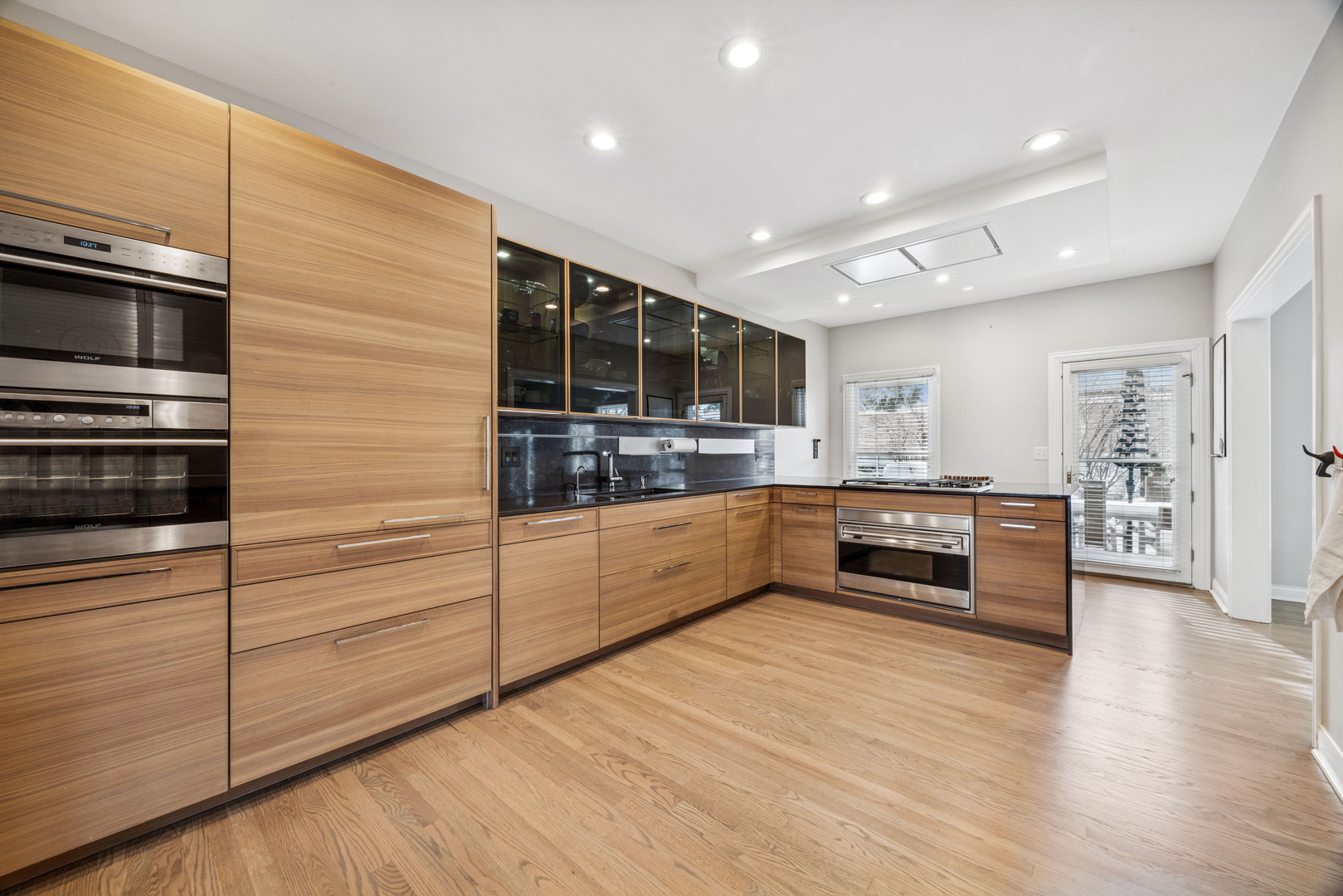 28 S Clay Street, Hinsdale, IL 60521