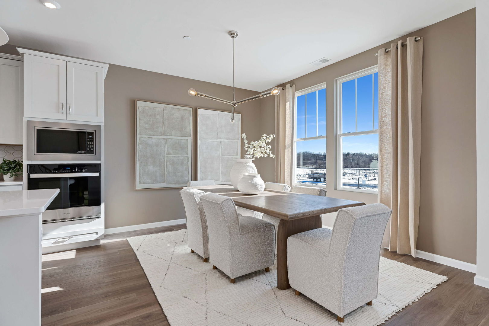 6303 Sandbelt Drive #33004, Woodridge, IL 60517