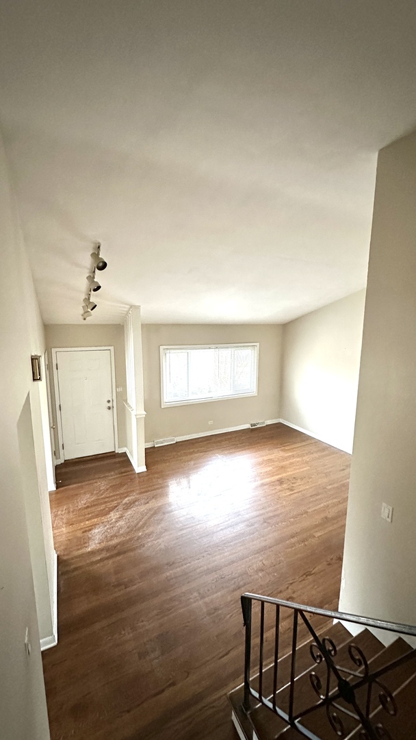 9067 N Clifton Avenue, Niles, IL 60714