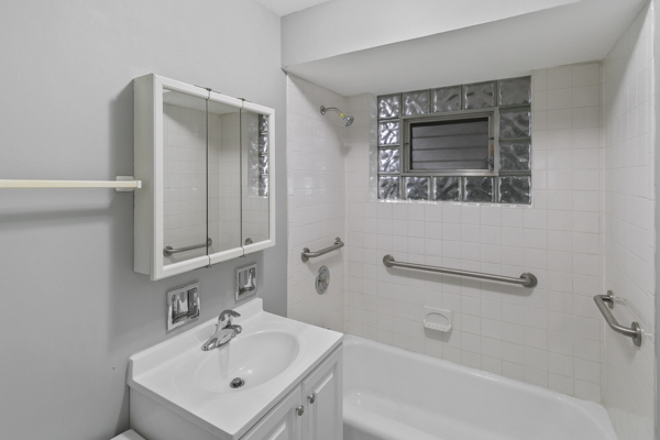 3011 W 87th Street, Evergreen Park, IL 60805