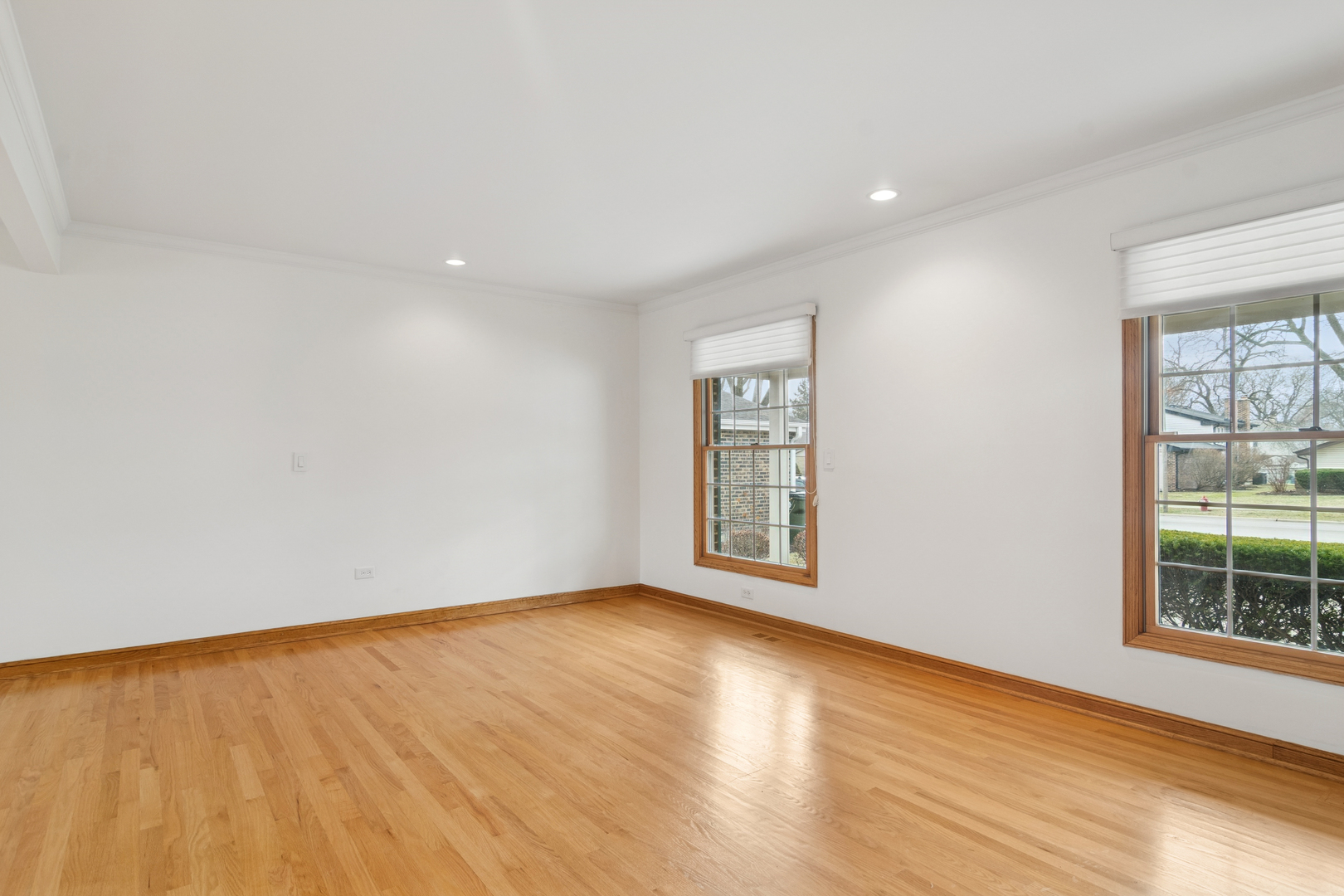 1522 E Fleming Drive, Arlington Heights, IL 60004