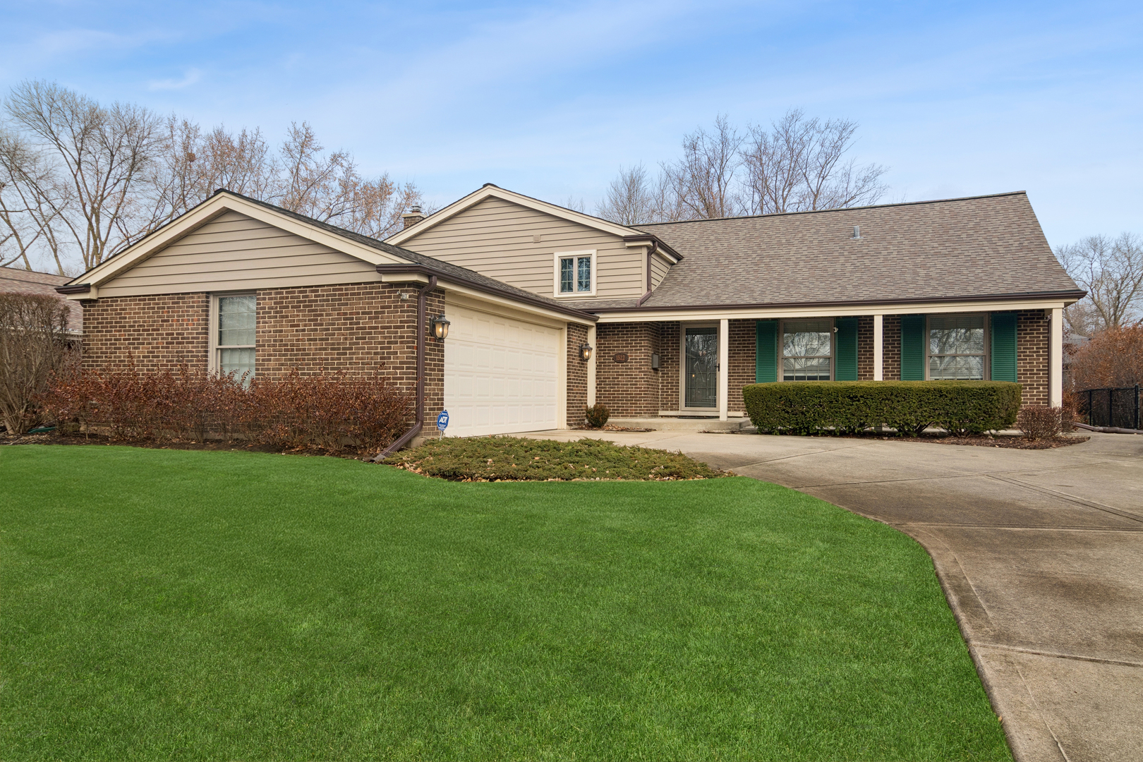 1522 E Fleming Drive, Arlington Heights, IL 60004