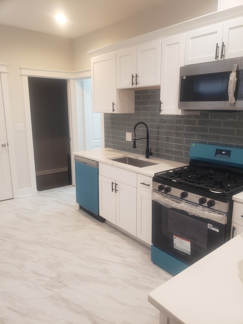 12130 S Lowe Avenue, Chicago, IL 60628