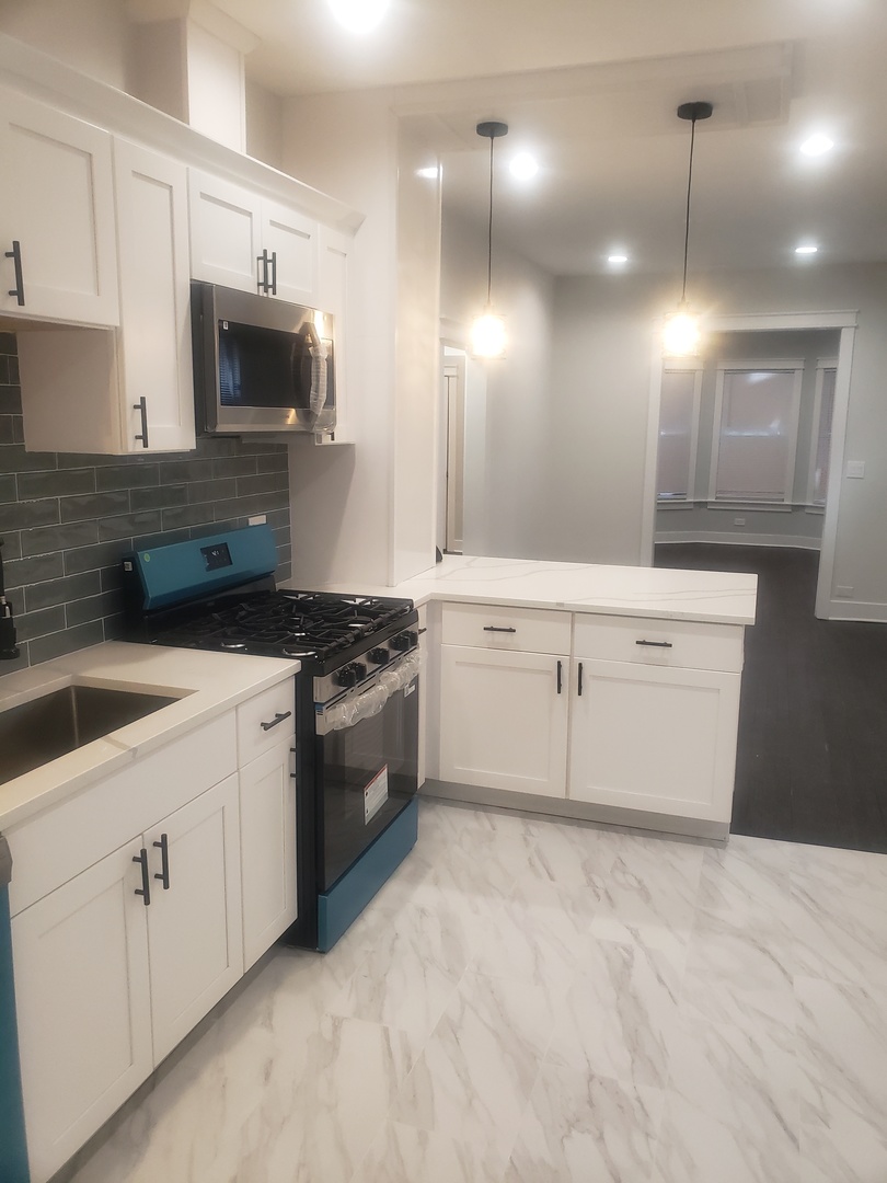 12130 S Lowe Avenue, Chicago, IL 60628