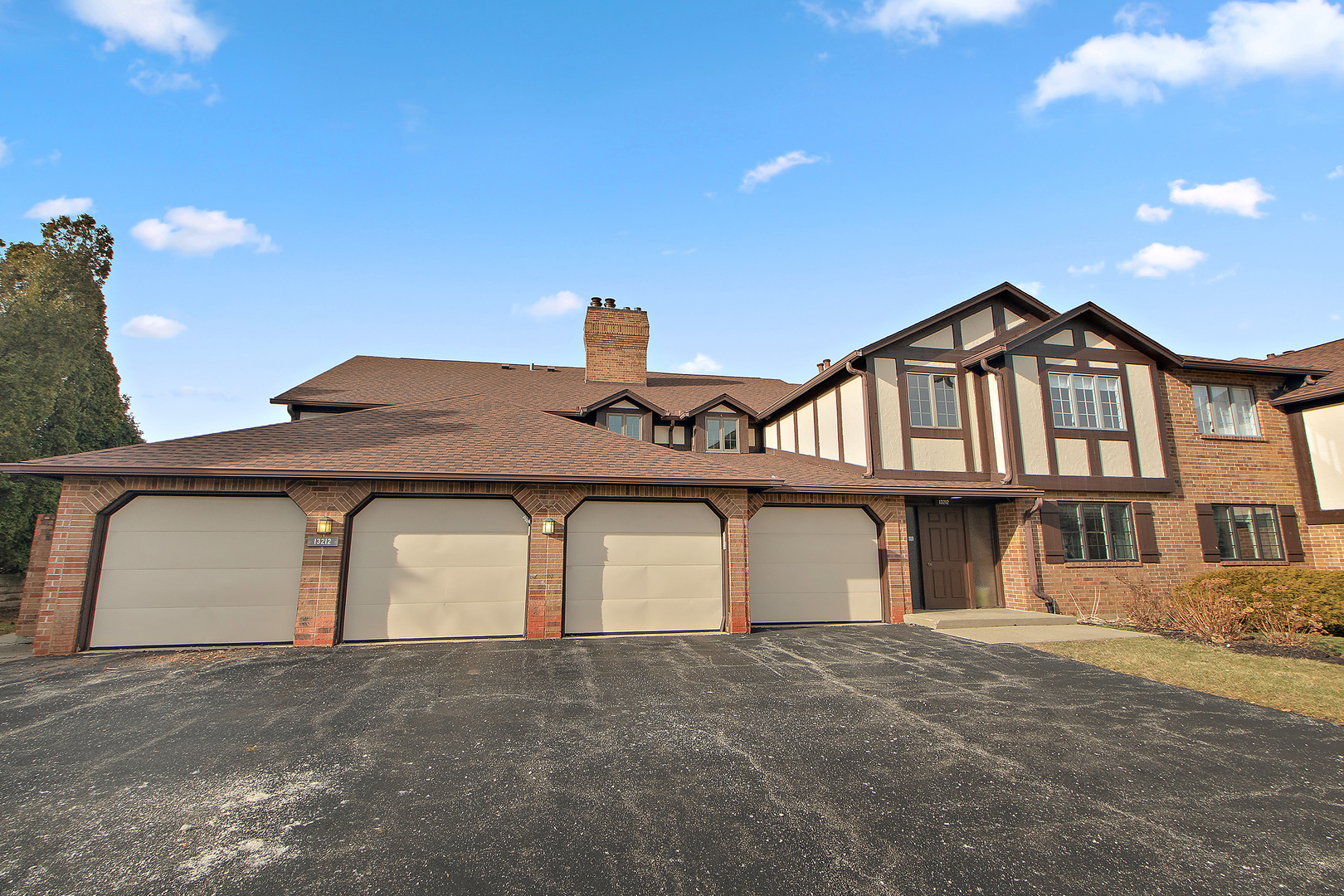 13212 S Oak Hills Parkway #1A, Palos Heights, IL 60463