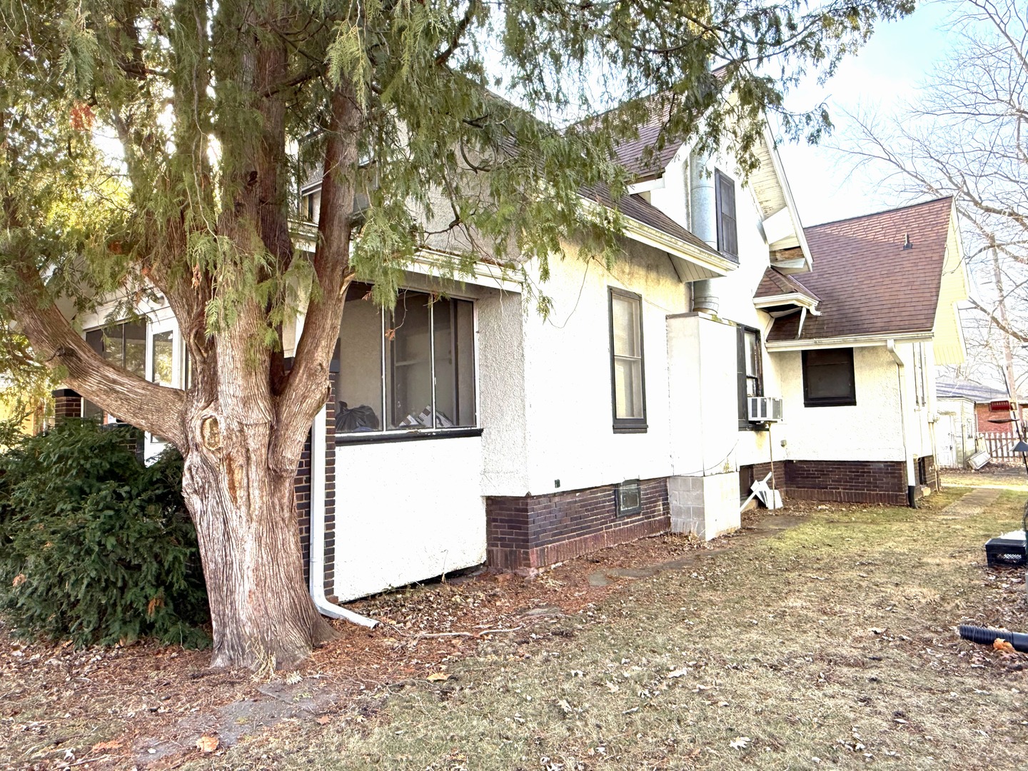 1007 Low Street, Bloomington, IL 61701