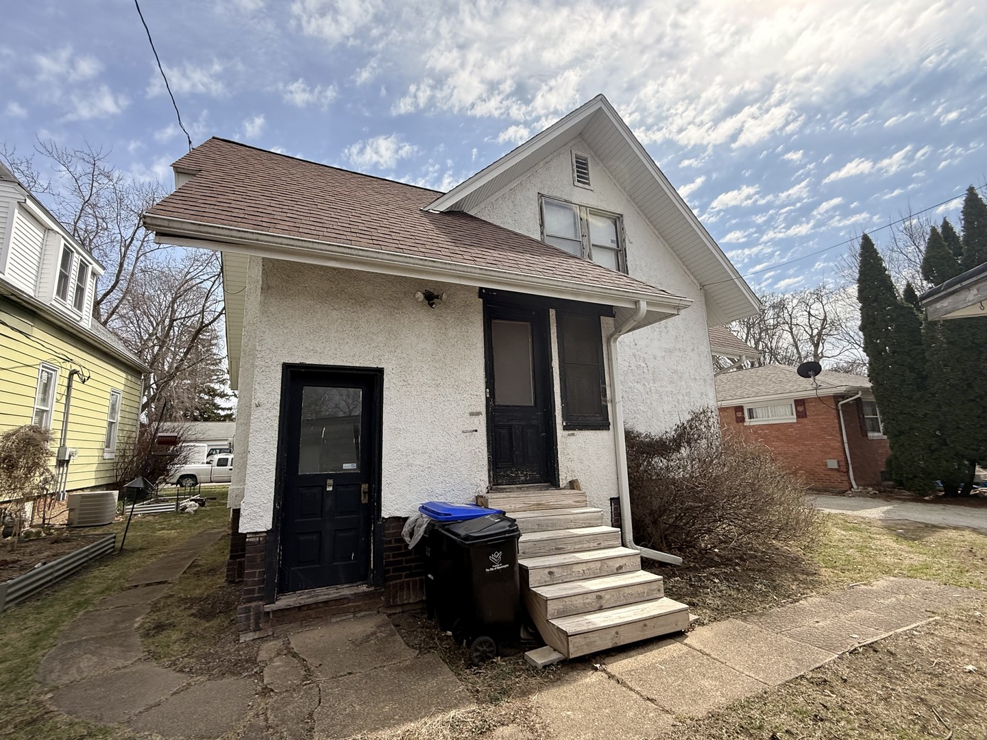 1007 Low Street, Bloomington, IL 61701