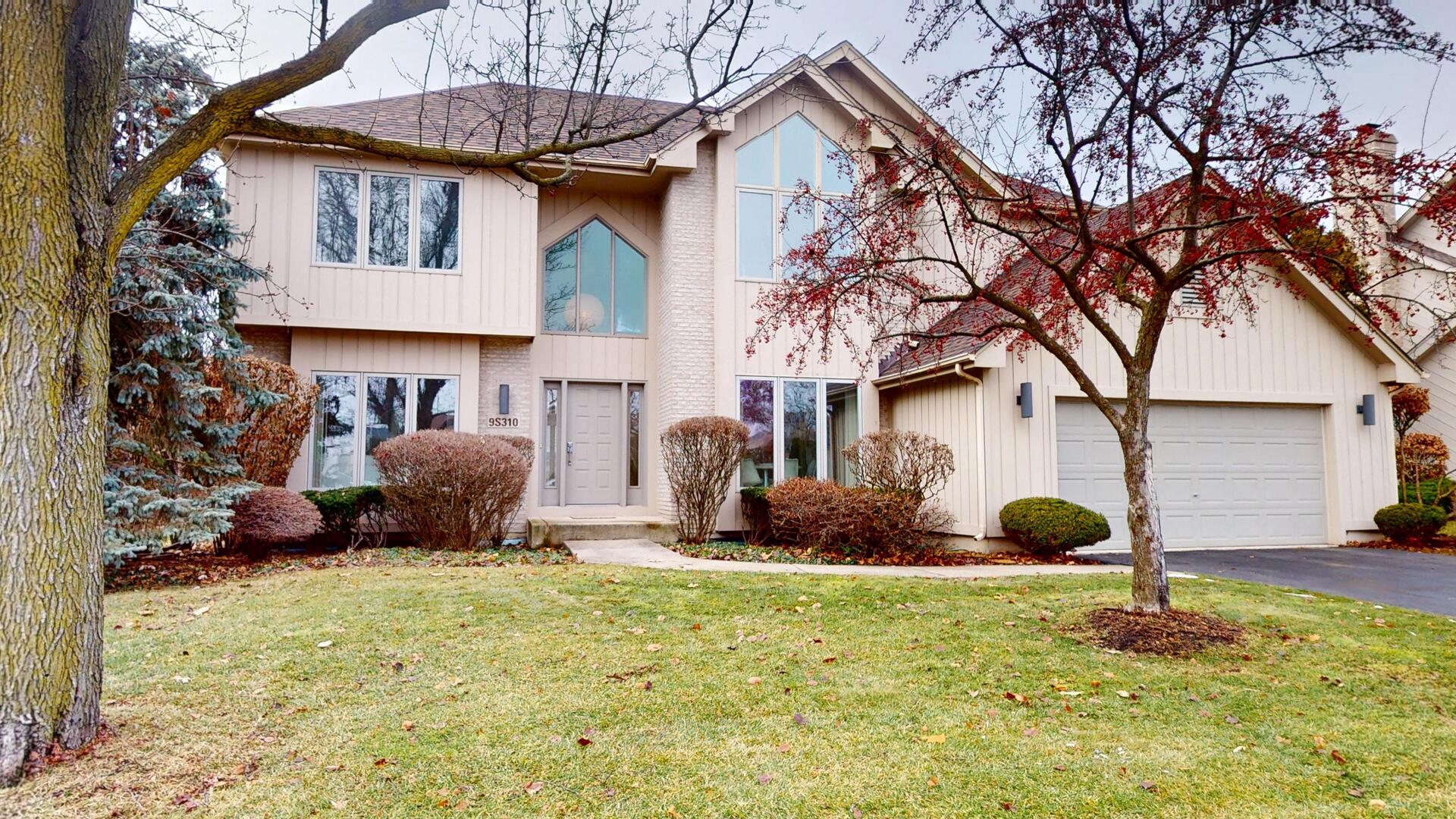9S310 Woodcreek Place, Downers Grove, IL 60516