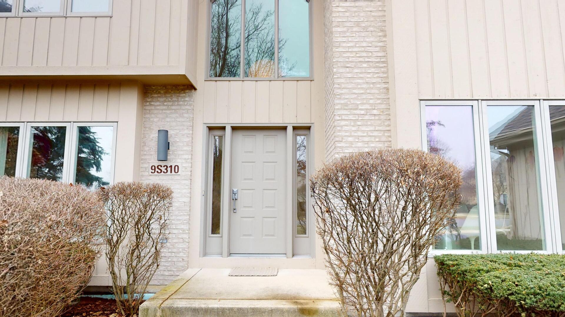 9S310 Woodcreek Place, Downers Grove, IL 60516