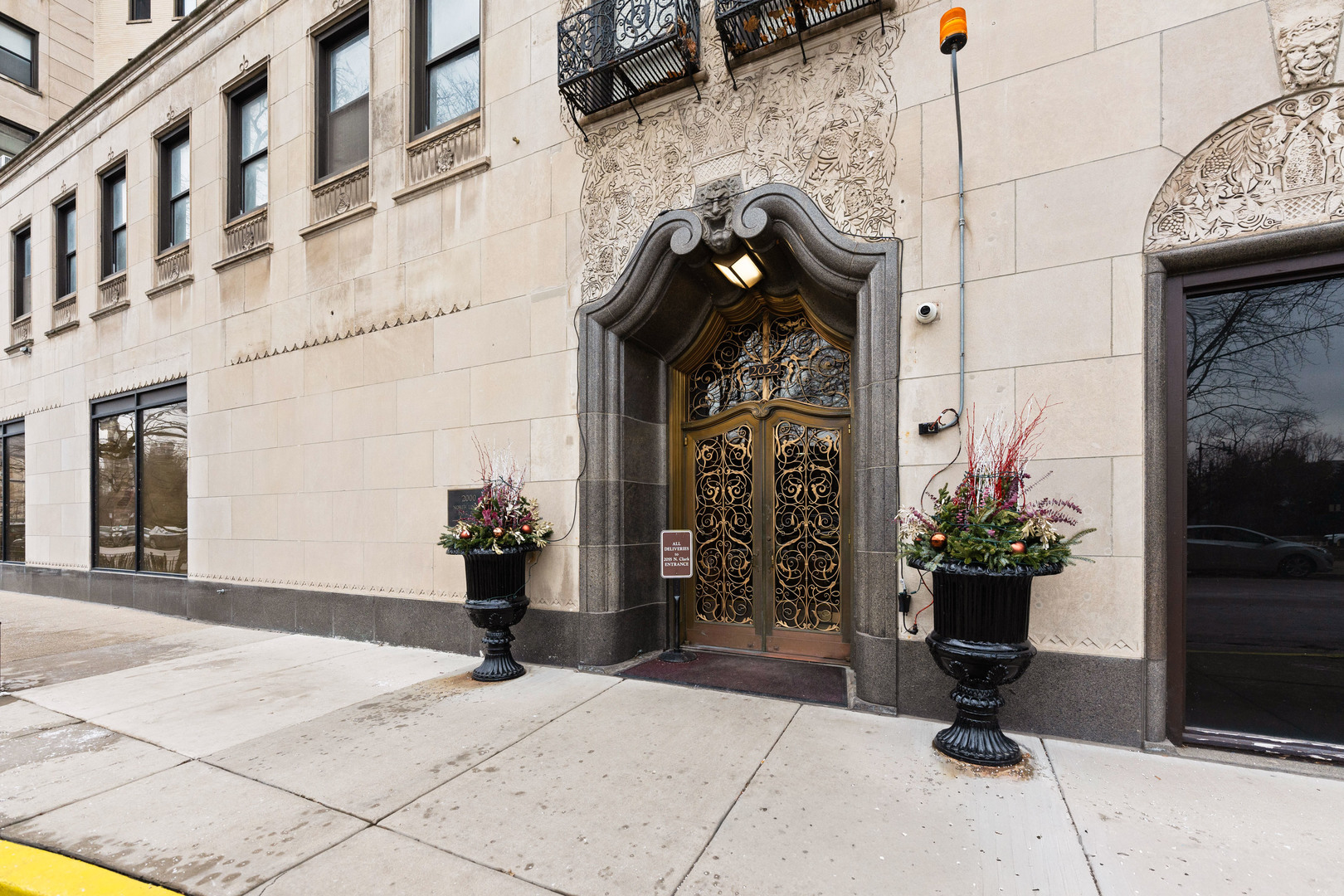 2000 N LINCOLN PARK WEST #1010, Chicago, IL 60614