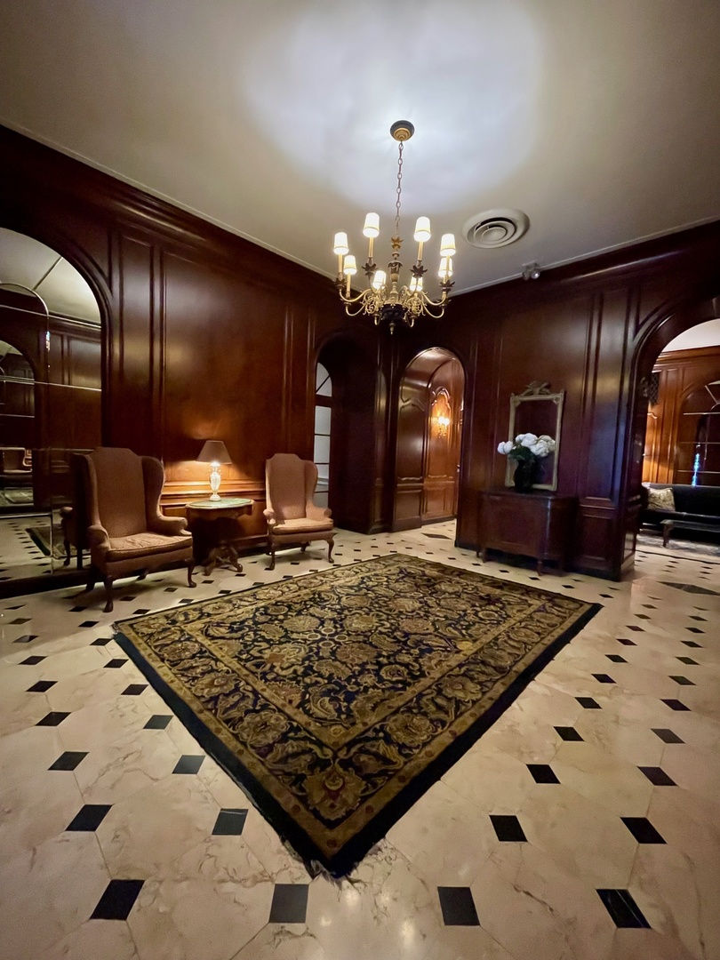 2000 N LINCOLN PARK WEST #1010, Chicago, IL 60614