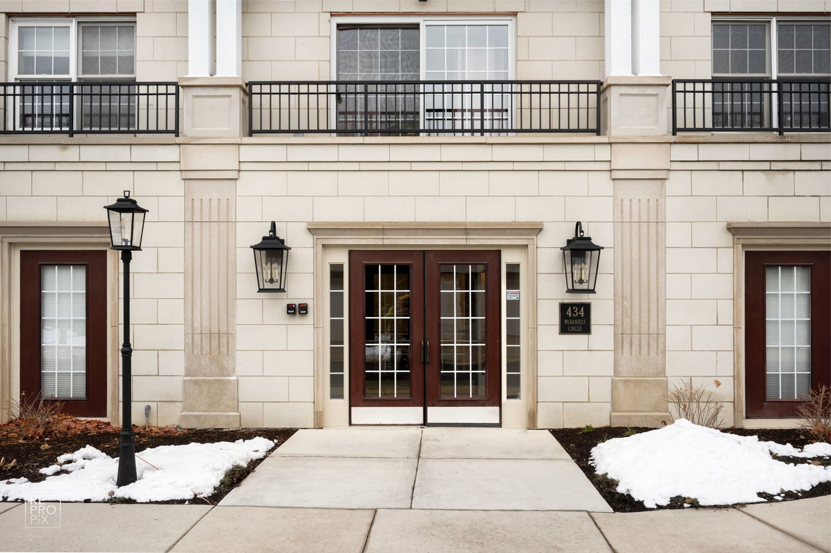 Clarendon Hills, IL 60514