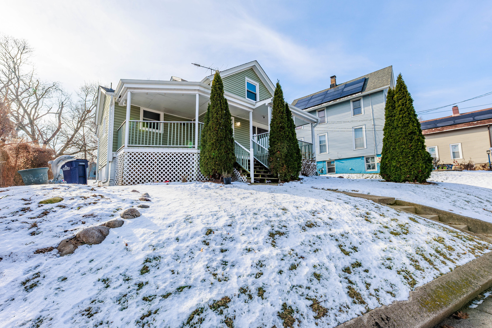 643 Wing Street, Elgin, IL 60123