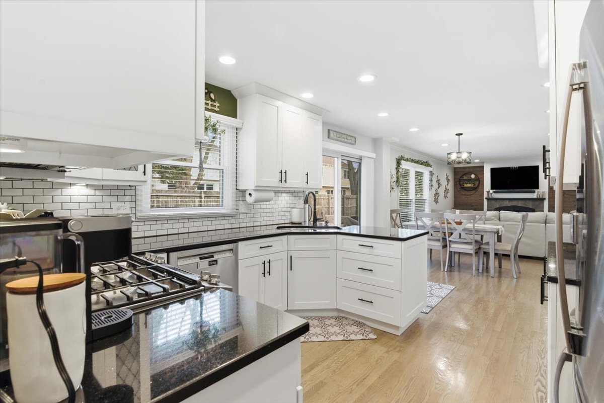 6 Saint Ives Lane, Vernon Hills, IL 60061