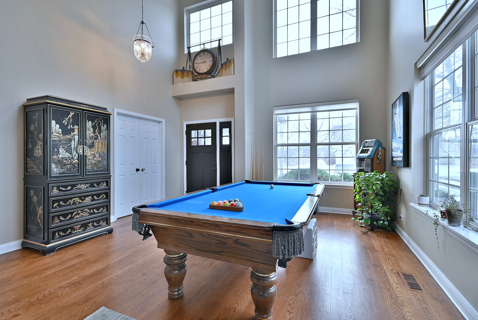 377 Geneva Lane, Cary, IL 60013