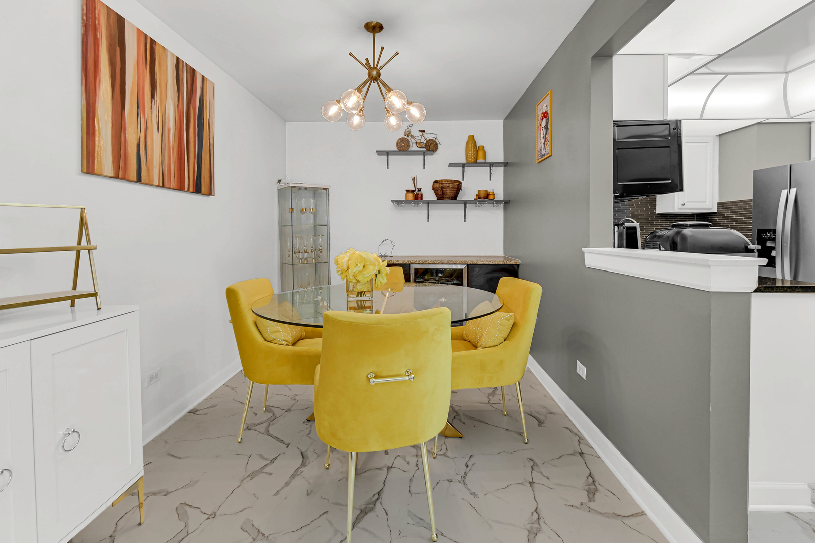 7100 W 95th Street #111, Oak Lawn, IL 60453