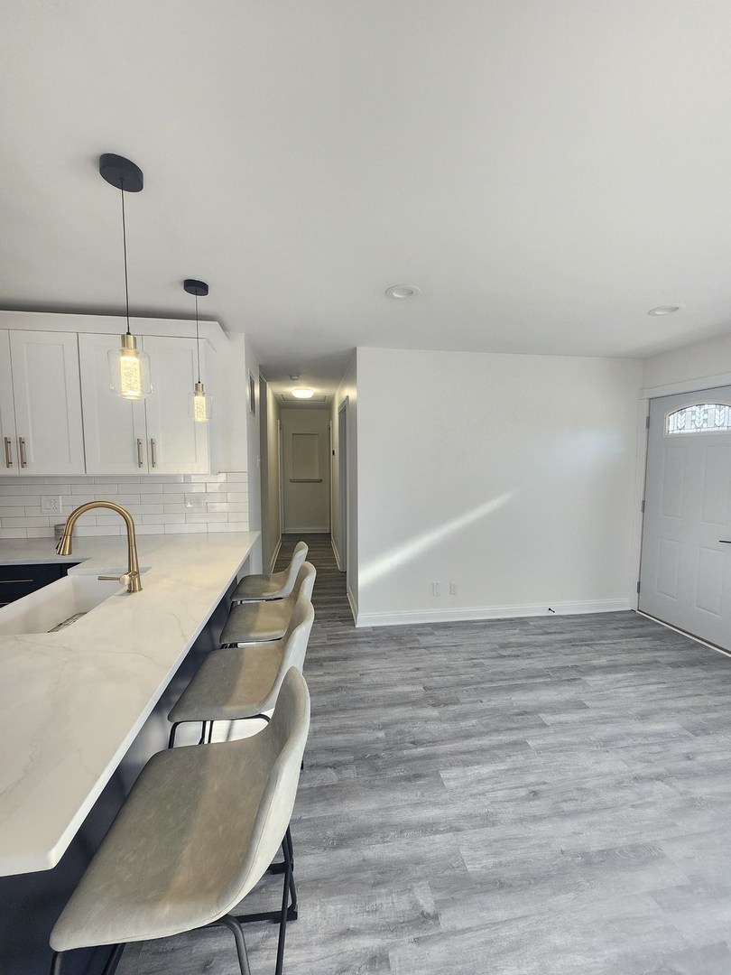 110 Cedar Circle, Streamwood, IL 60107