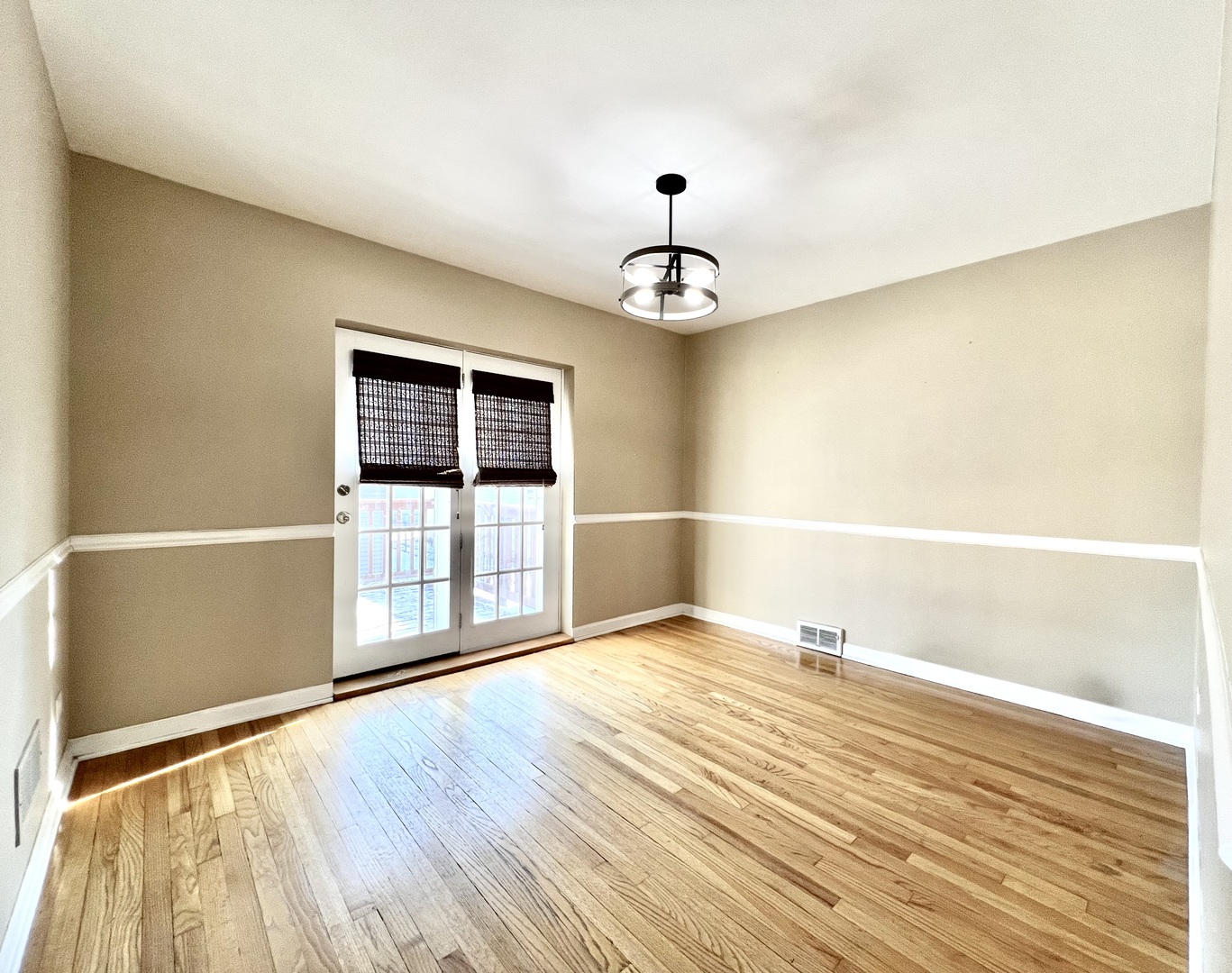 10223 S Spaulding Avenue, Evergreen Park, IL 60805