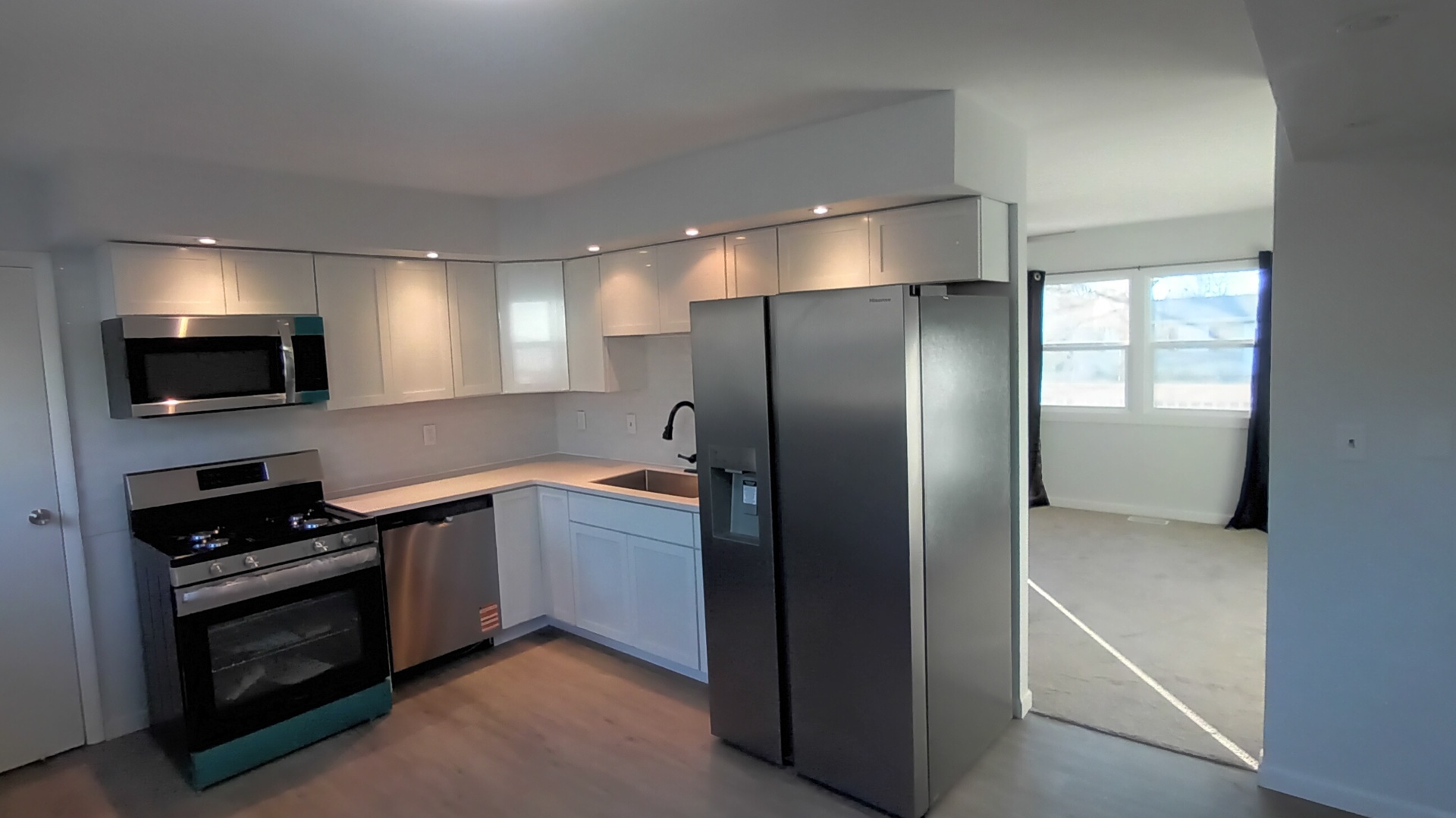 1307 Glenwood Road, Bloomington, IL 61704