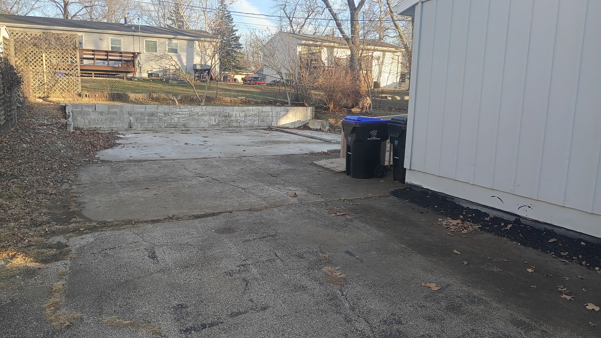 1307 Glenwood Road, Bloomington, IL 61704