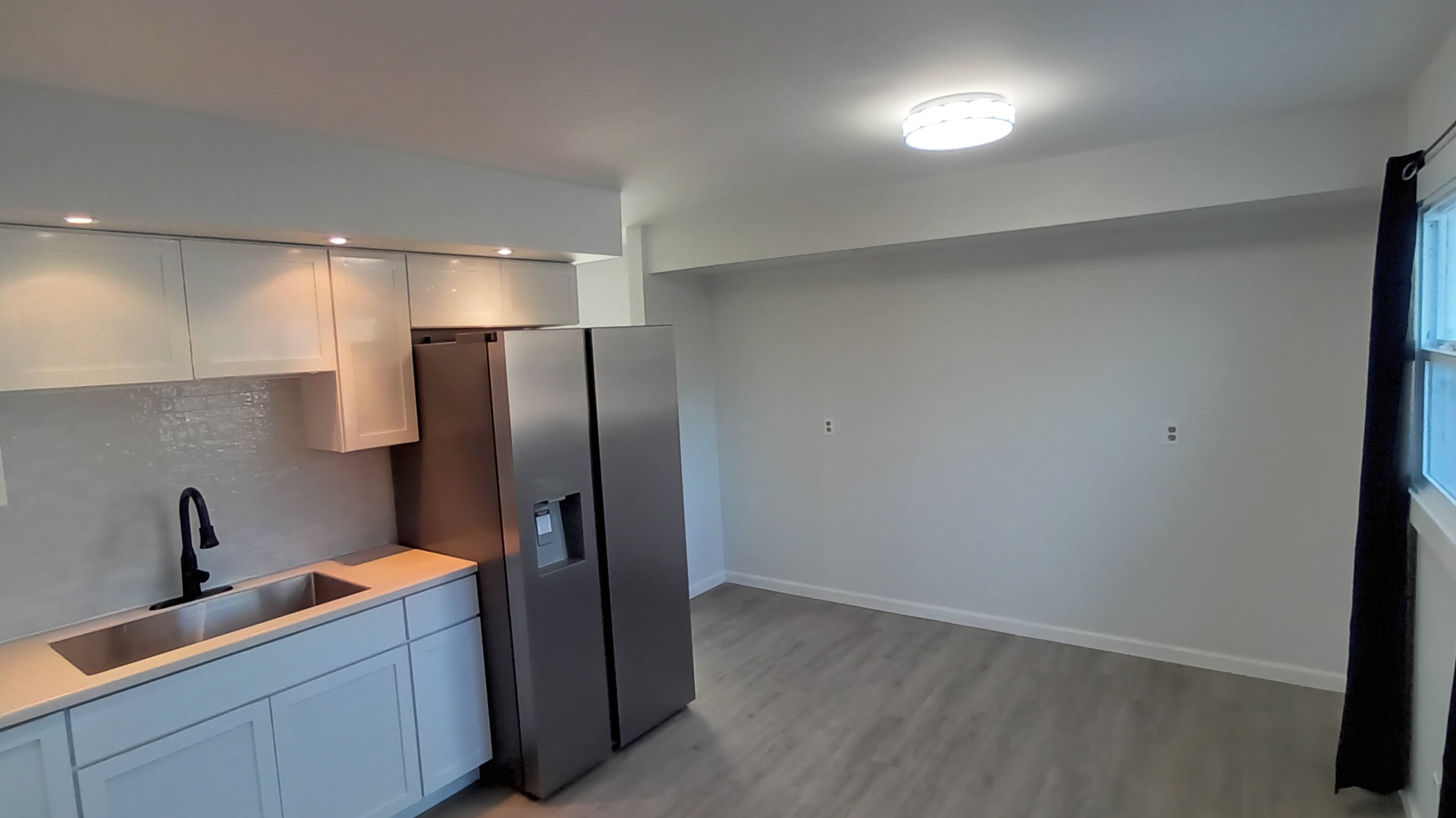 1307 Glenwood Road, Bloomington, IL 61704