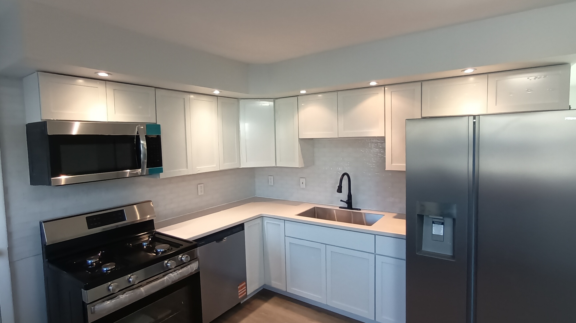 1307 Glenwood Road, Bloomington, IL 61704