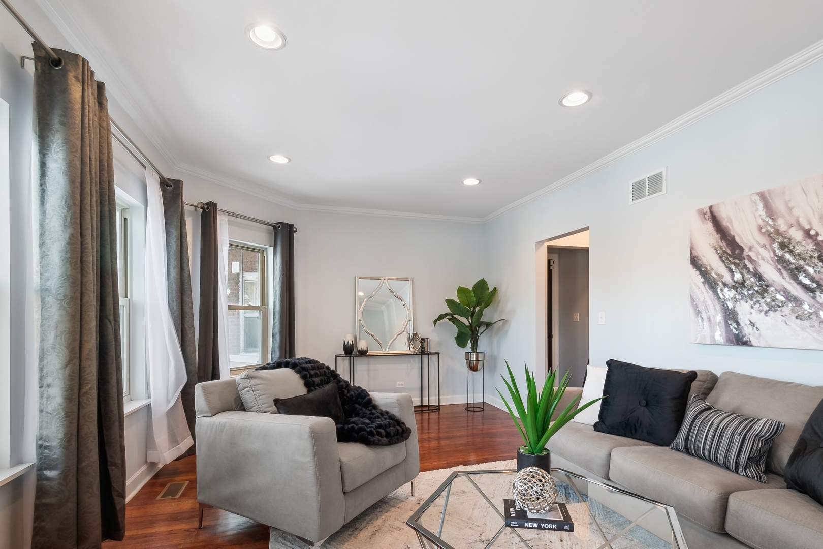 8040 S Harvard Avenue, Chicago, IL 60620