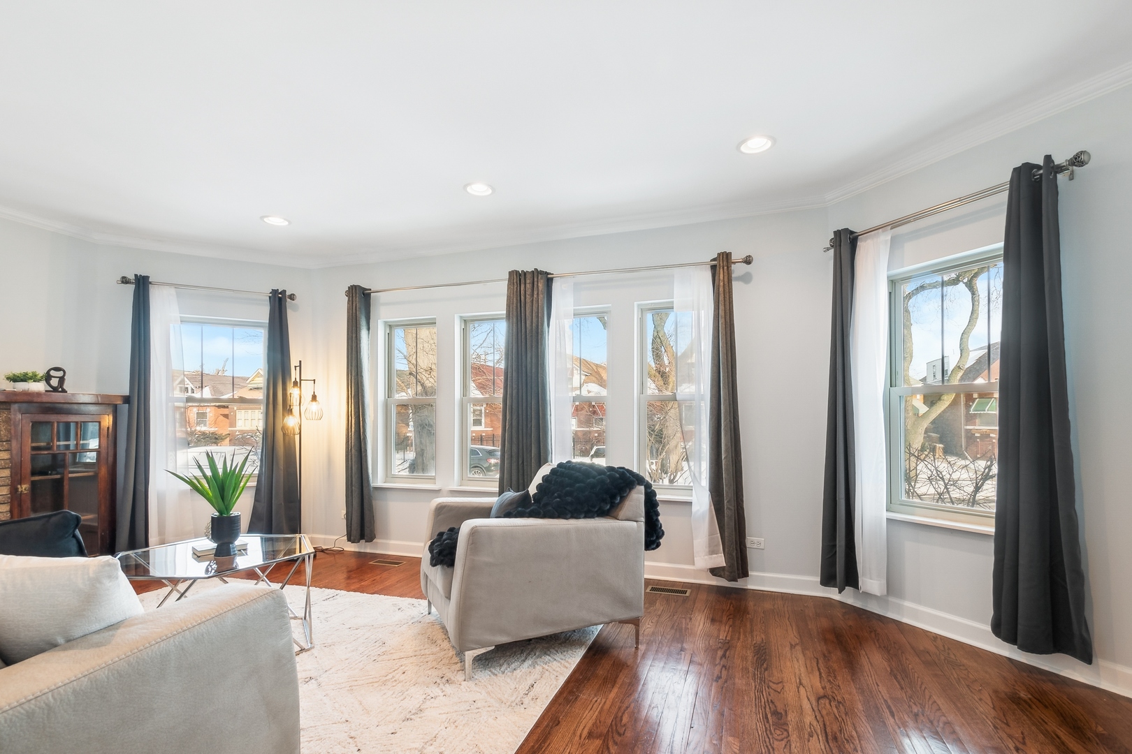 8040 S Harvard Avenue, Chicago, IL 60620