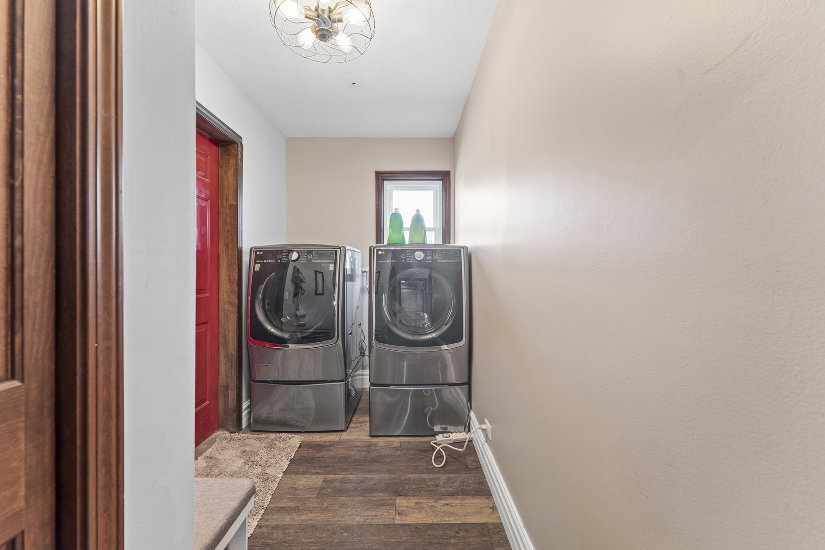 619 W End Road, Roselle, IL 60172