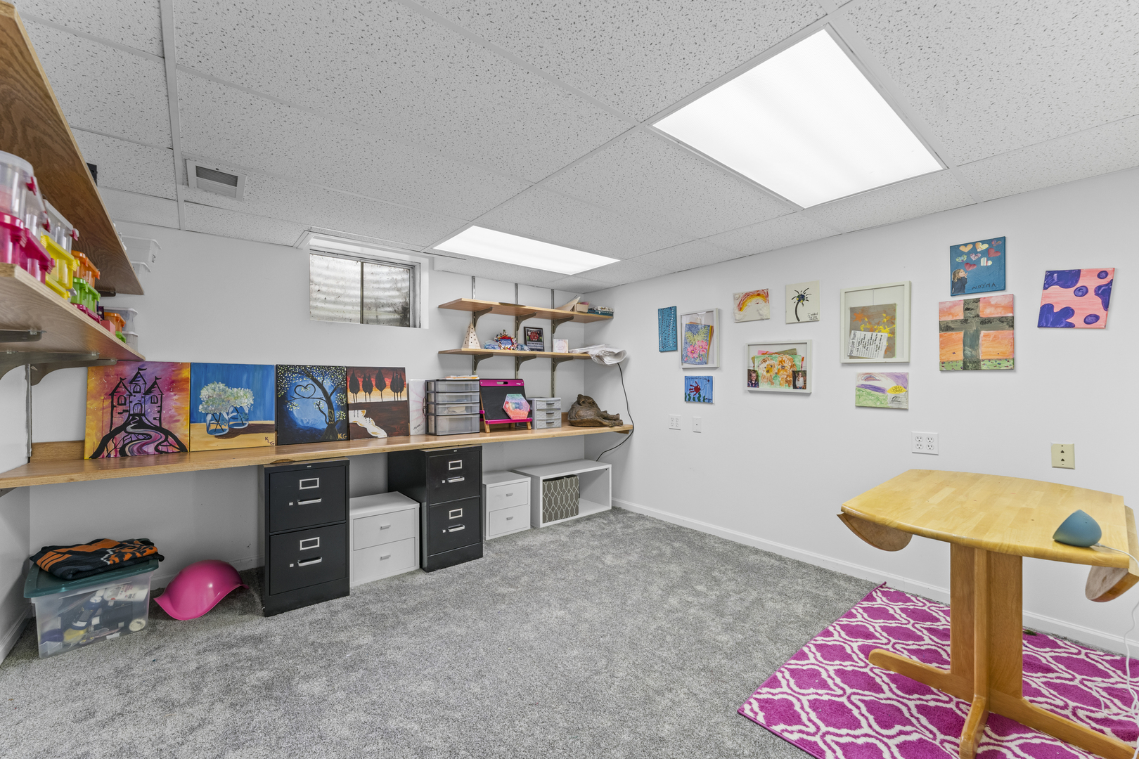 619 W End Road, Roselle, IL 60172