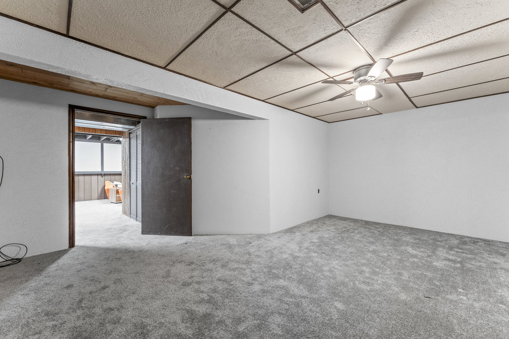 619 W End Road, Roselle, IL 60172