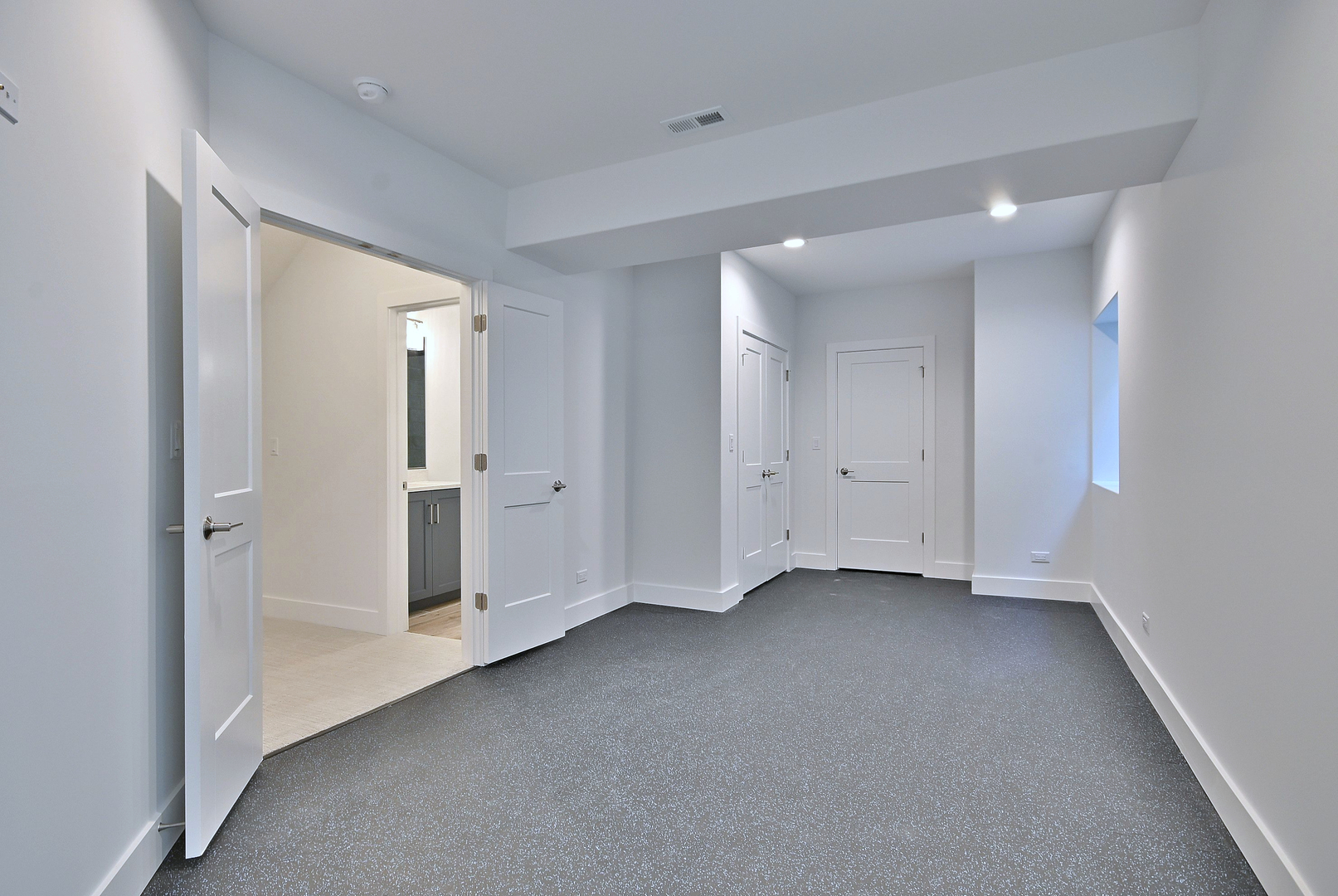 456 Elm Street, Elmhurst, IL 60126