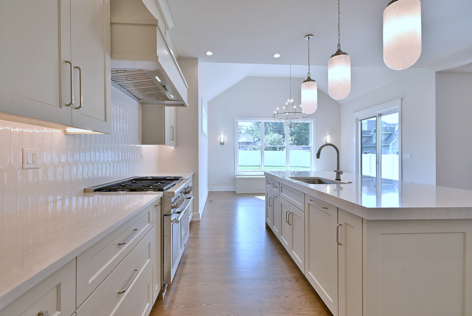 456 Elm Street, Elmhurst, IL 60126