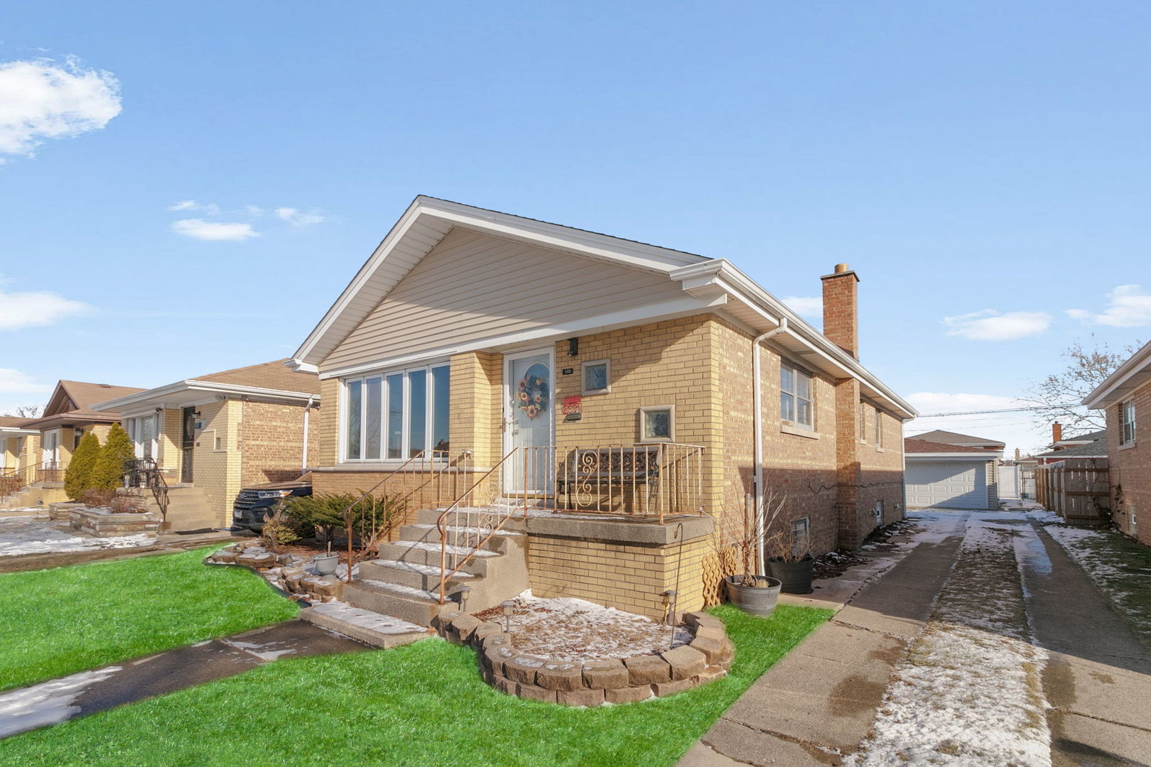 8531 S Kenton Avenue, Chicago, IL 60652