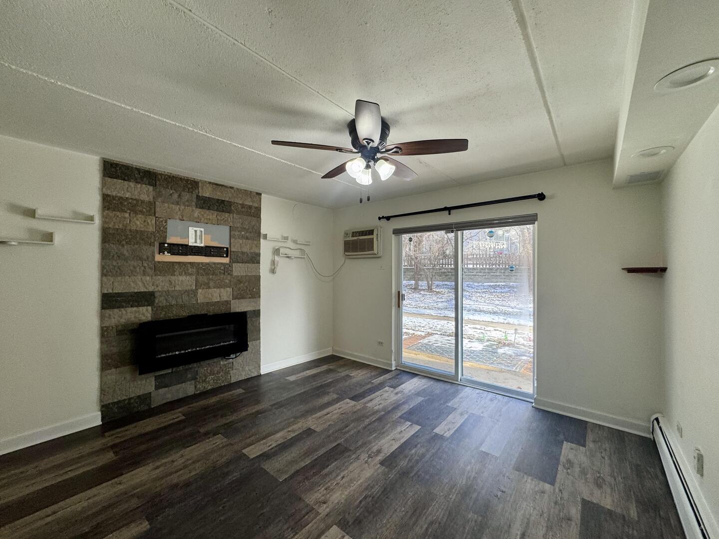 270 Shorewood Drive #GA, Glendale Heights, IL 60139