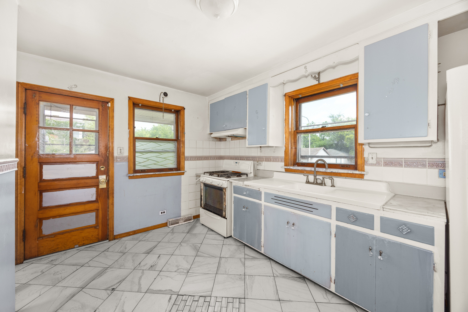 119 E 146TH Street, Riverdale, IL 60827