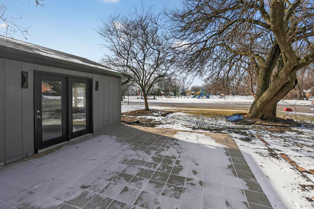 5016 Oak Center Drive, Oak Lawn, IL 60453