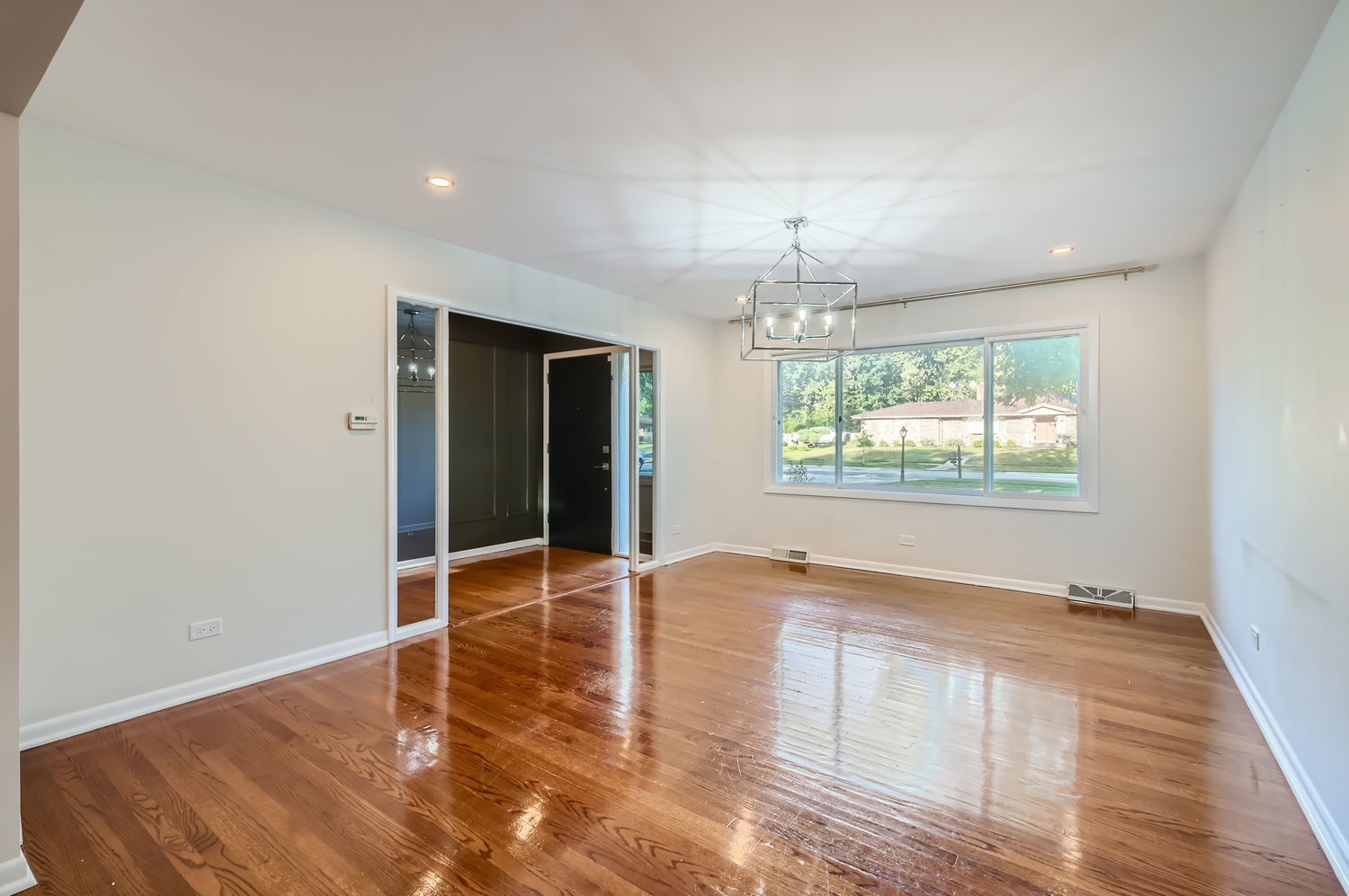 271 S Cedar Avenue, Wood Dale, IL 60191