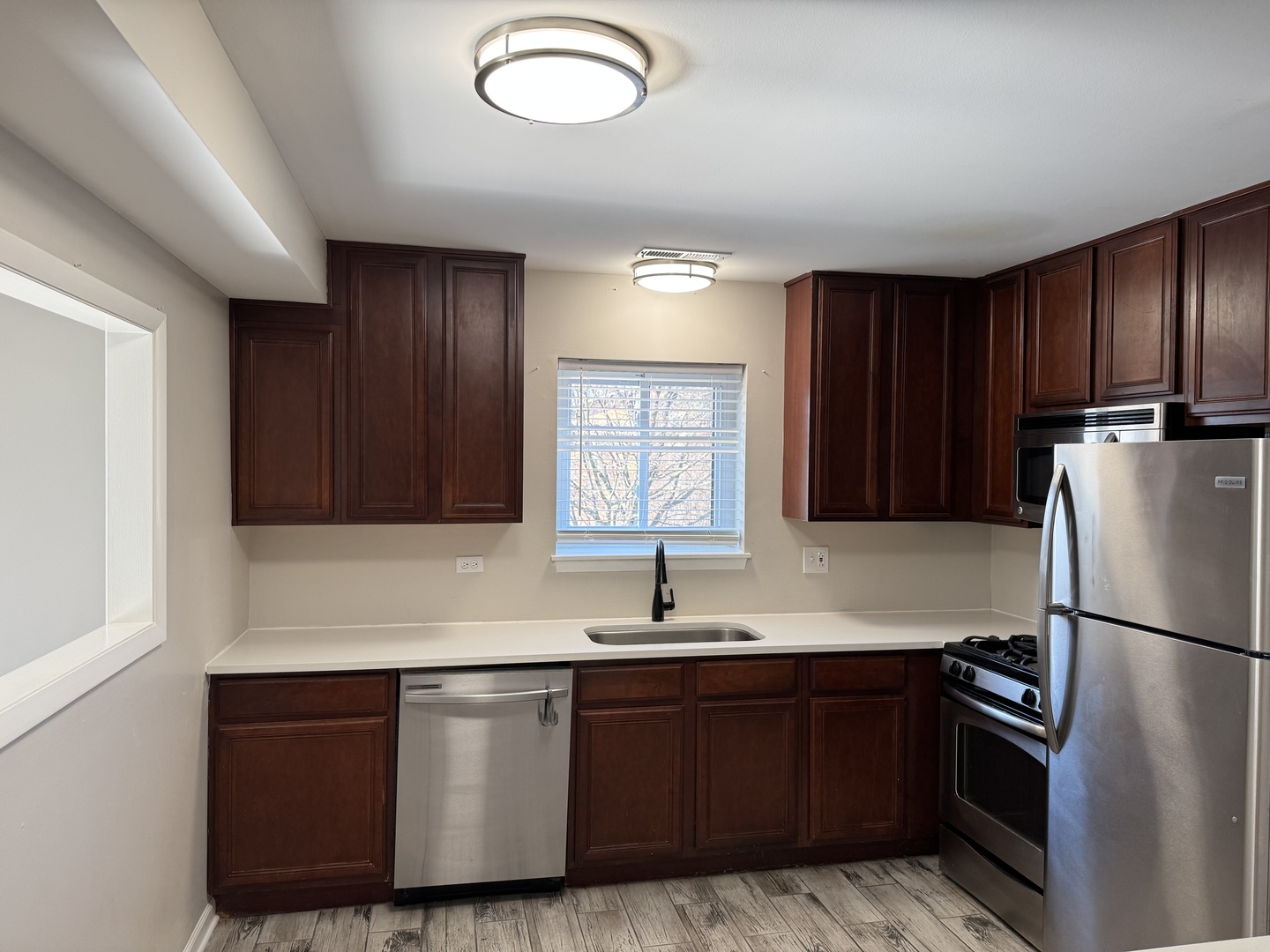 2220 Abbeywood Drive #B, Lisle, IL 60532