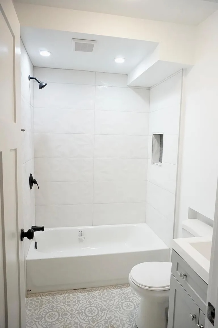 2015 N Bingham Street, Chicago, IL 60647