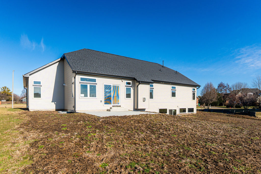 734 Independence Avenue, Sycamore, IL 60178