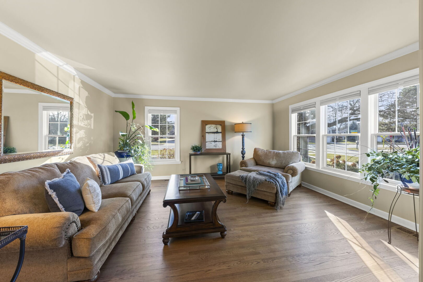 825 Evergreen Avenue, Glen Ellyn, IL 60137