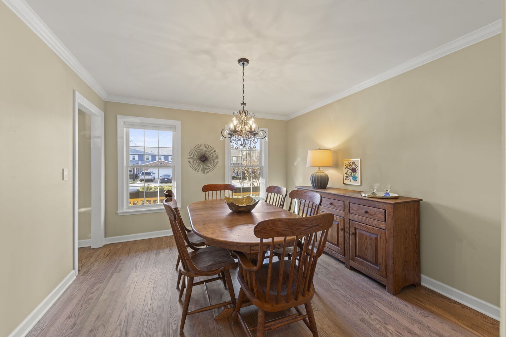 825 Evergreen Avenue, Glen Ellyn, IL 60137