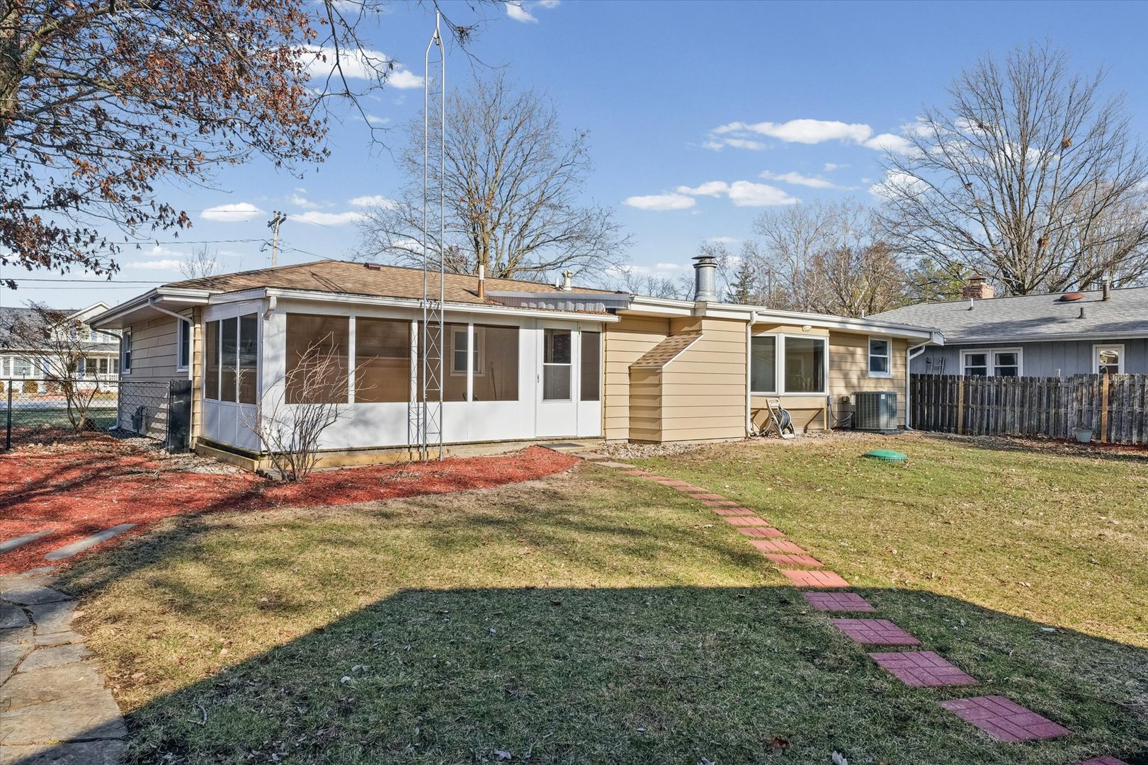 103 W Jefferson Street, Philo, IL 61864