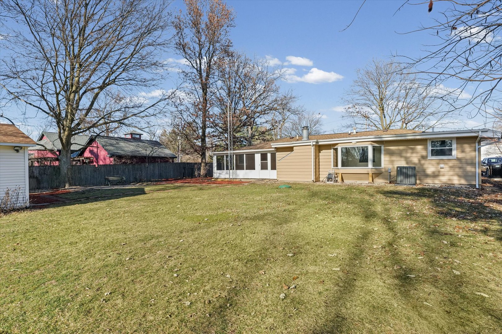 103 W Jefferson Street, Philo, IL 61864