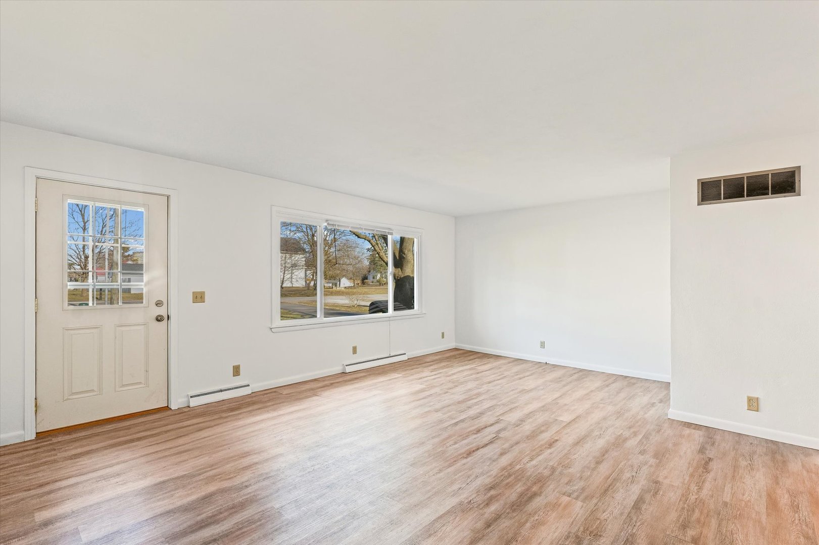 103 W Jefferson Street, Philo, IL 61864